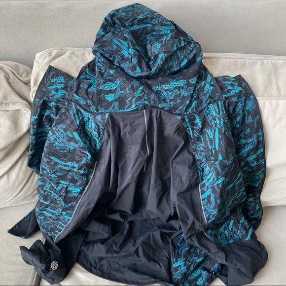 Lululemon windbreaker Seawheeze 2018, folding hood - Picture 4 of 4